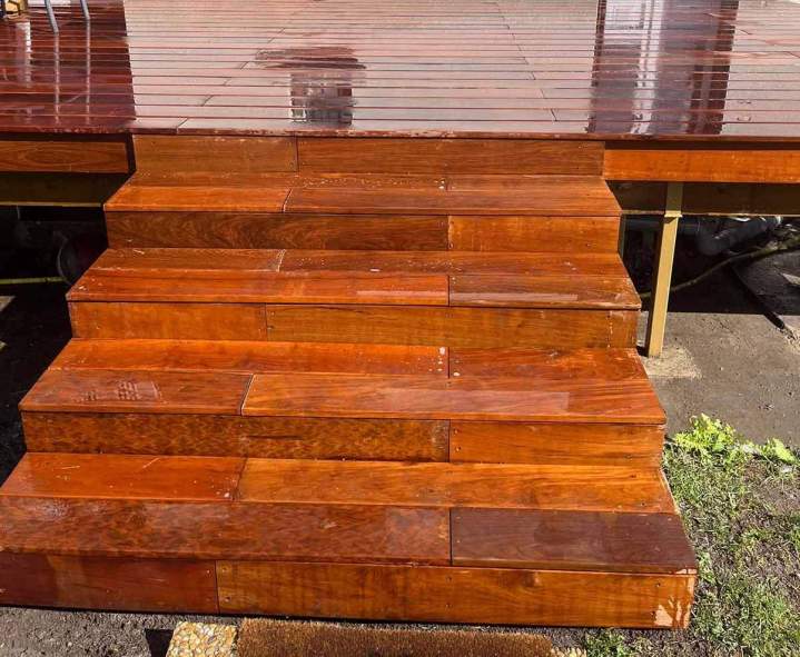 Nous créons une terrasse design pour embellir votre espace extérieur.